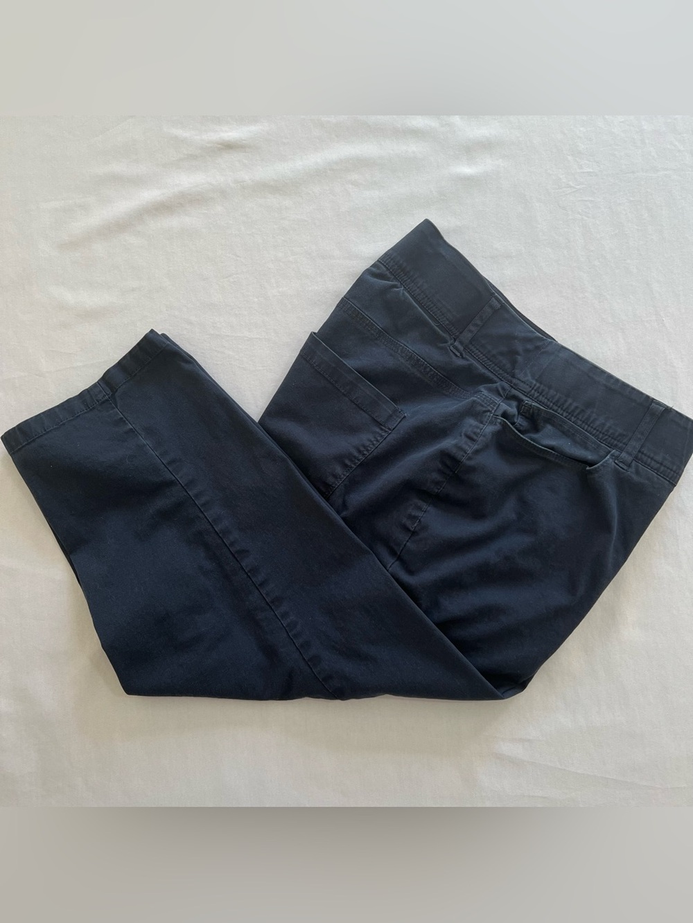 Christopher & Banks Women’s Dark Navy Capri Pants - Size 4P